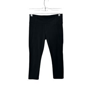 Athleta Black Mid Rise Salutation Capri Women's Small